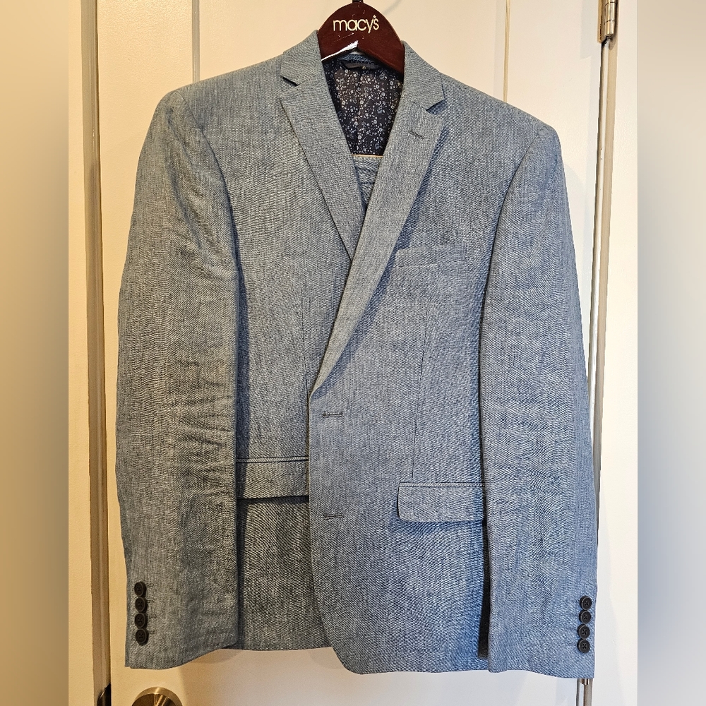Bar III Men's Blue Linen Suit, Size 38S